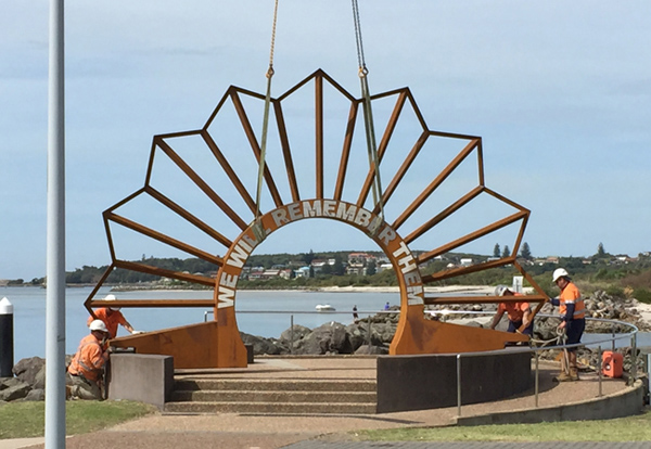 Swansea_RSL_Rising_Sun_Anzac_Memorial